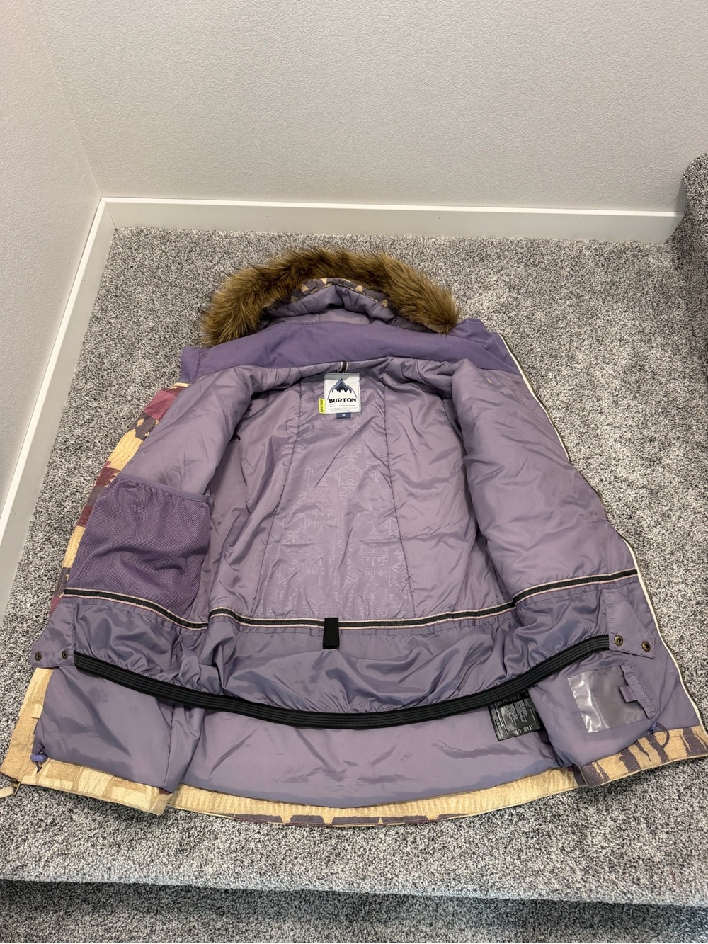 Burton Women's Hazel Jacket - Picture 6 of 13